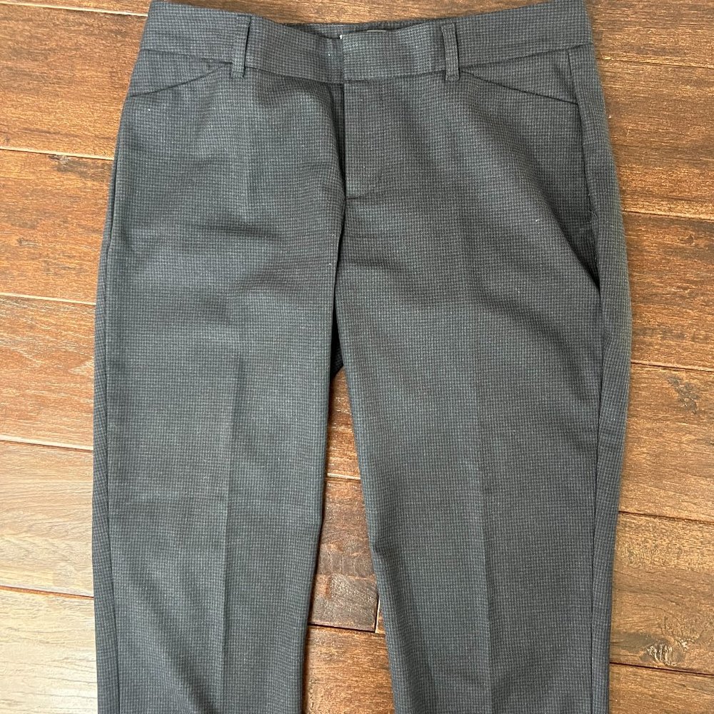 GAP Cropped Grey Pants, Size 0.